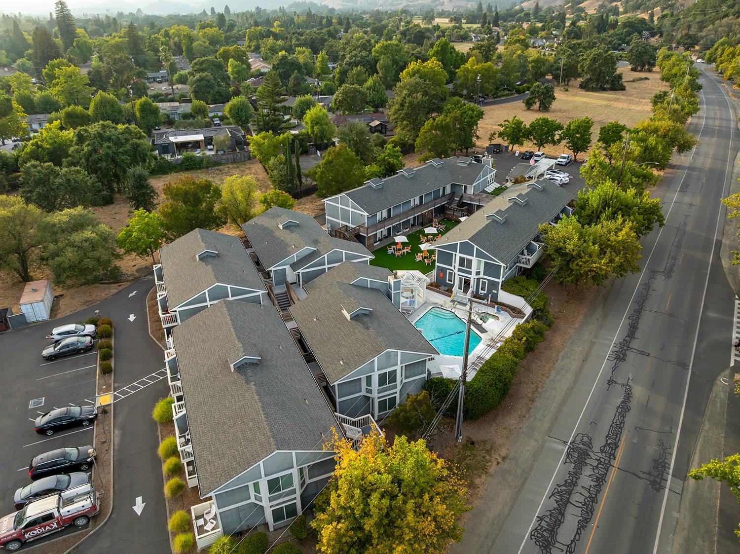 Hotel exterior | UpValley Inn & Hot Springs Napa Valley, an Ascend Collection Hotel