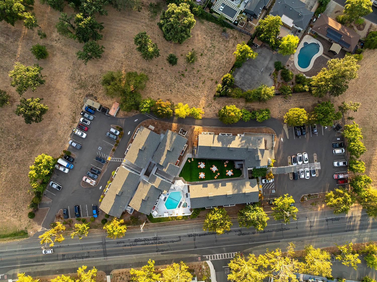 Hotel exterior | UpValley Inn & Hot Springs Napa Valley, an Ascend Collection Hotel