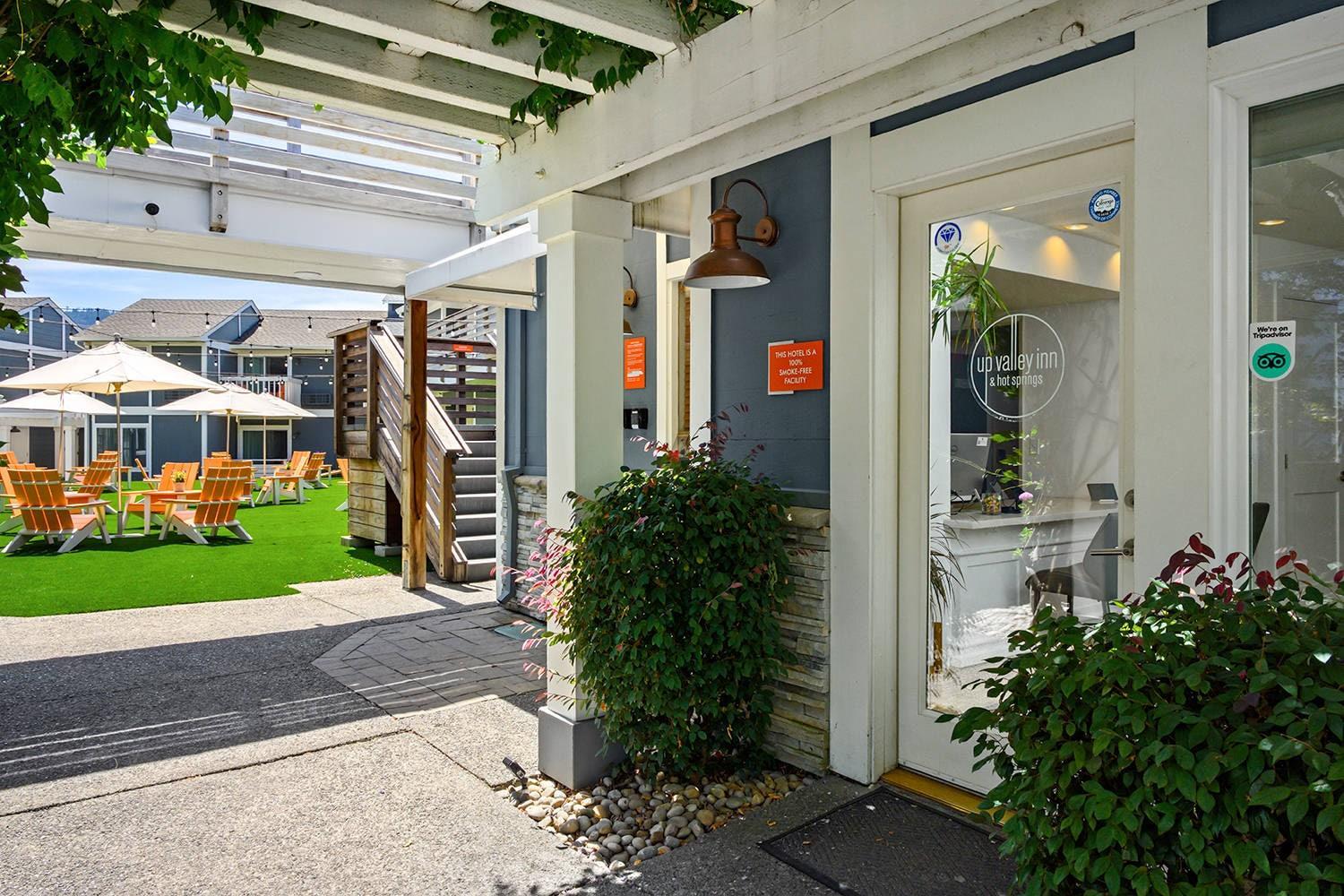 Hotel exterior | UpValley Inn & Hot Springs Napa Valley, an Ascend Collection Hotel