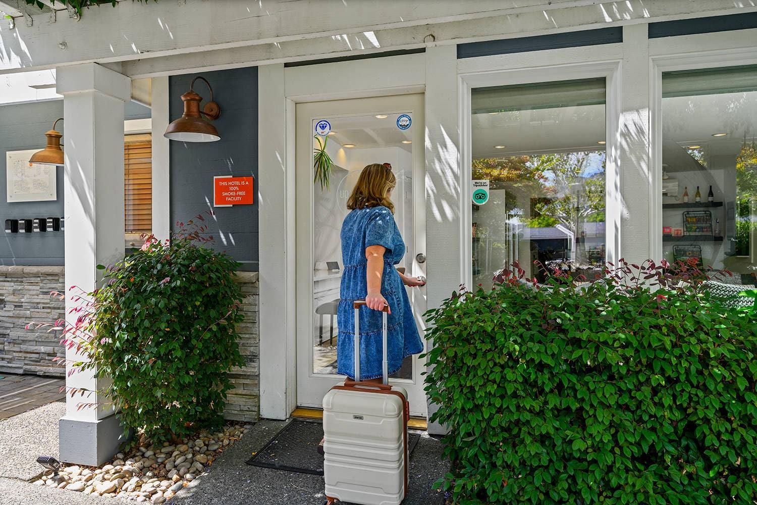 Hotel exterior | UpValley Inn & Hot Springs Napa Valley, an Ascend Collection Hotel