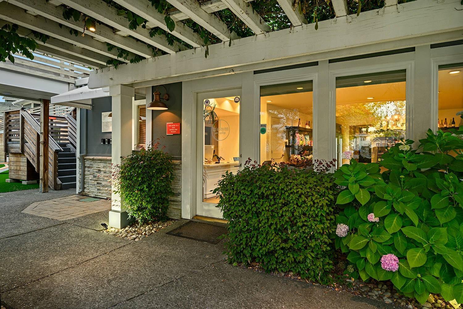 Hotel exterior | UpValley Inn & Hot Springs Napa Valley, an Ascend Collection Hotel