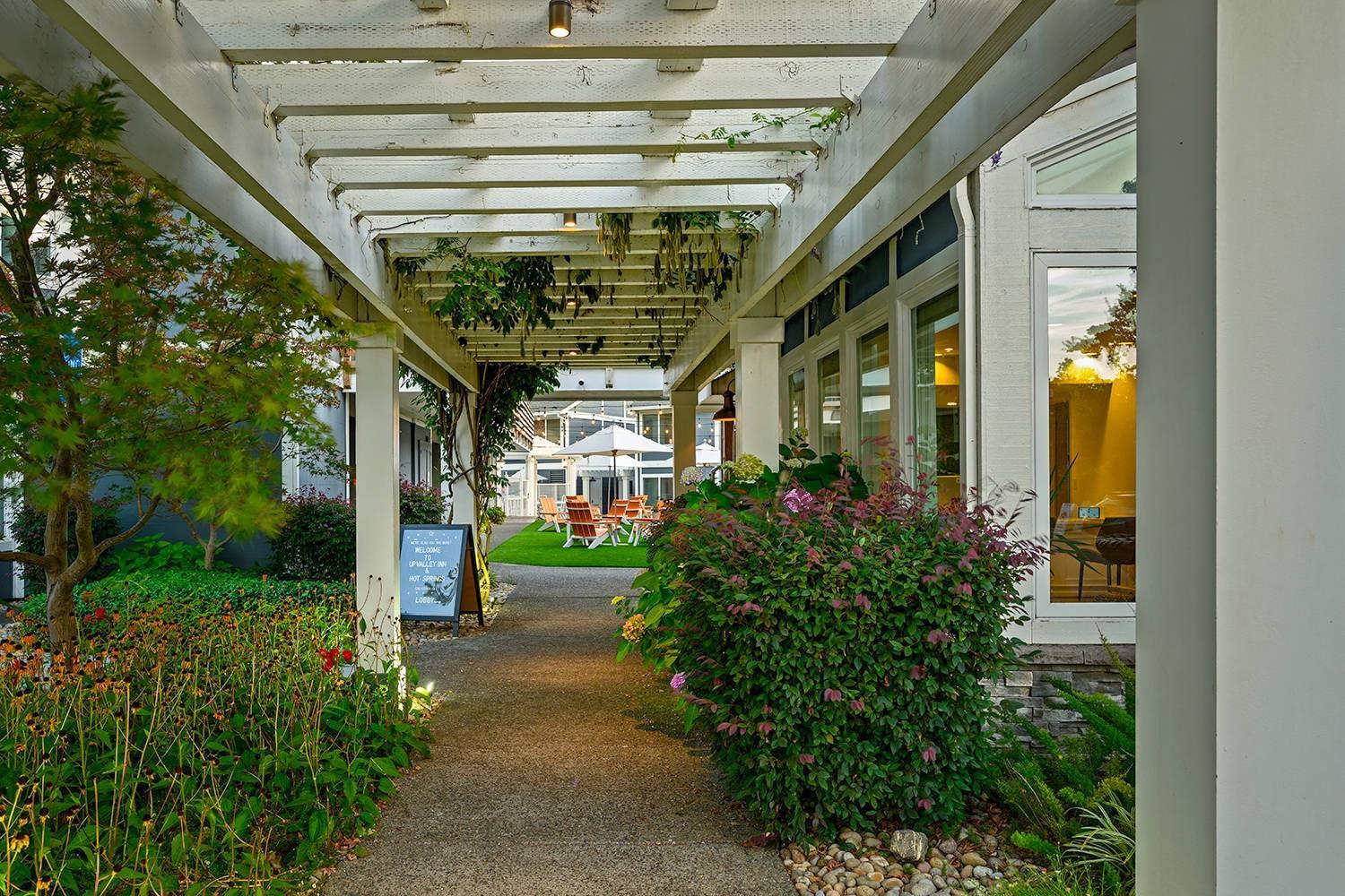 Hotel exterior | UpValley Inn & Hot Springs Napa Valley, an Ascend Collection Hotel