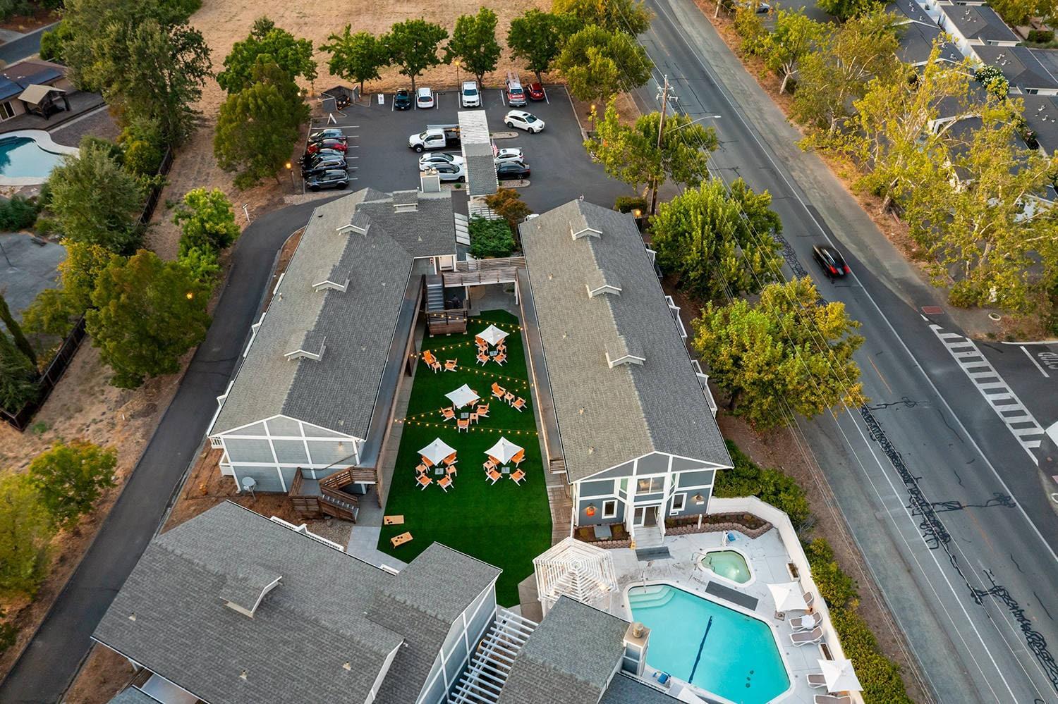 Hotel exterior | UpValley Inn & Hot Springs Napa Valley, an Ascend Collection Hotel