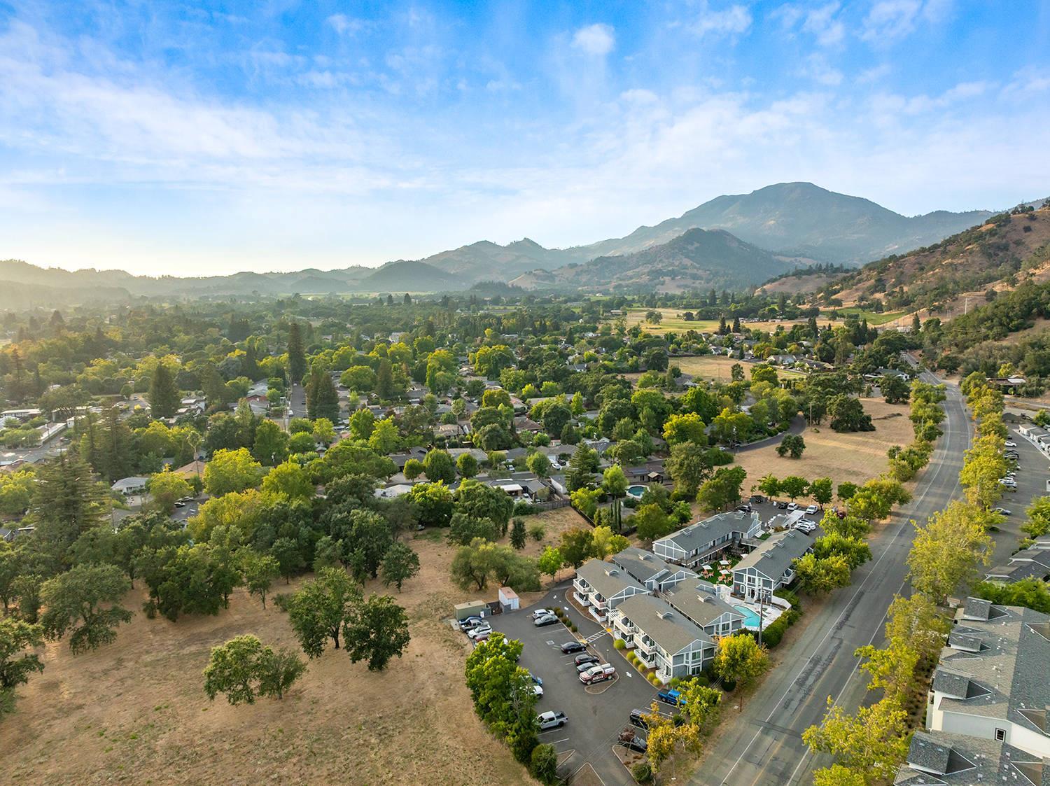 Hotel exterior | UpValley Inn & Hot Springs Napa Valley, an Ascend Collection Hotel