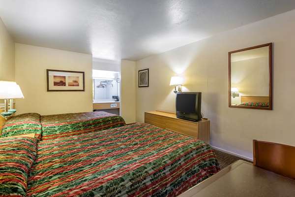  - Rodeway Inn Castaic - I-5, Exit 176