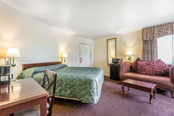  - Rodeway Inn Castaic - I-5, Exit 176