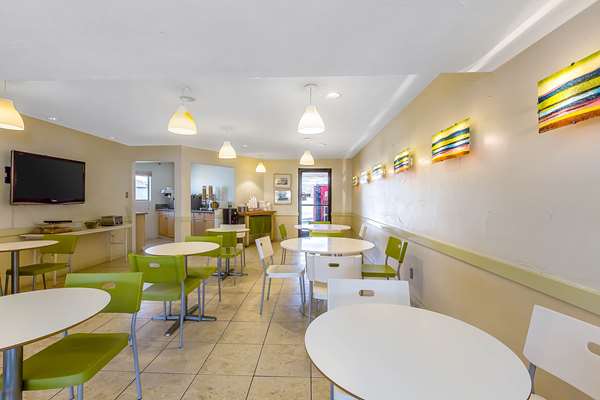 Amenities - Rodeway Inn Castaic - I-5, Exit 176