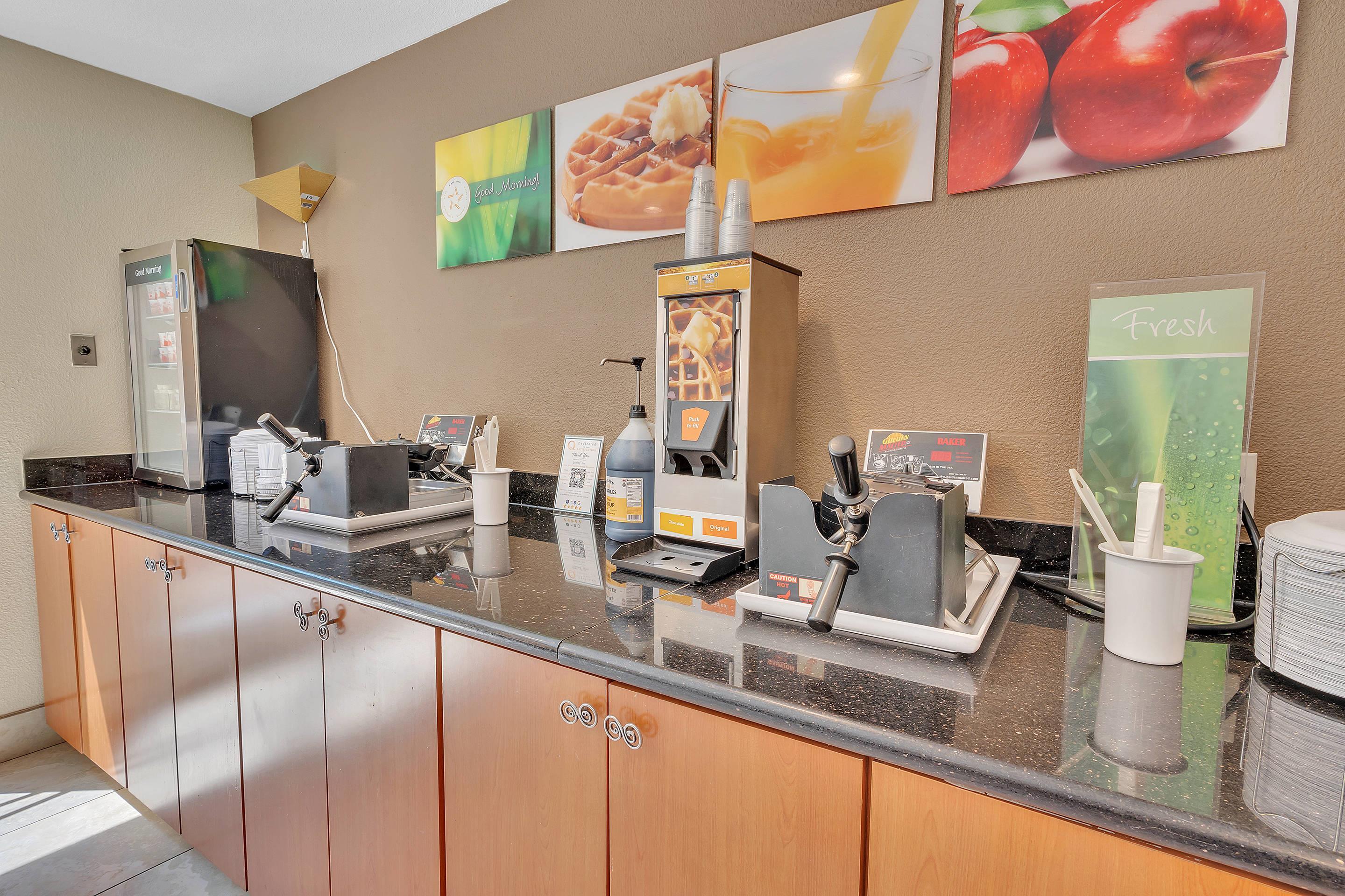 Breakfast area | Quality Inn near Six Flags Discovery Kingdom - Napa Valley