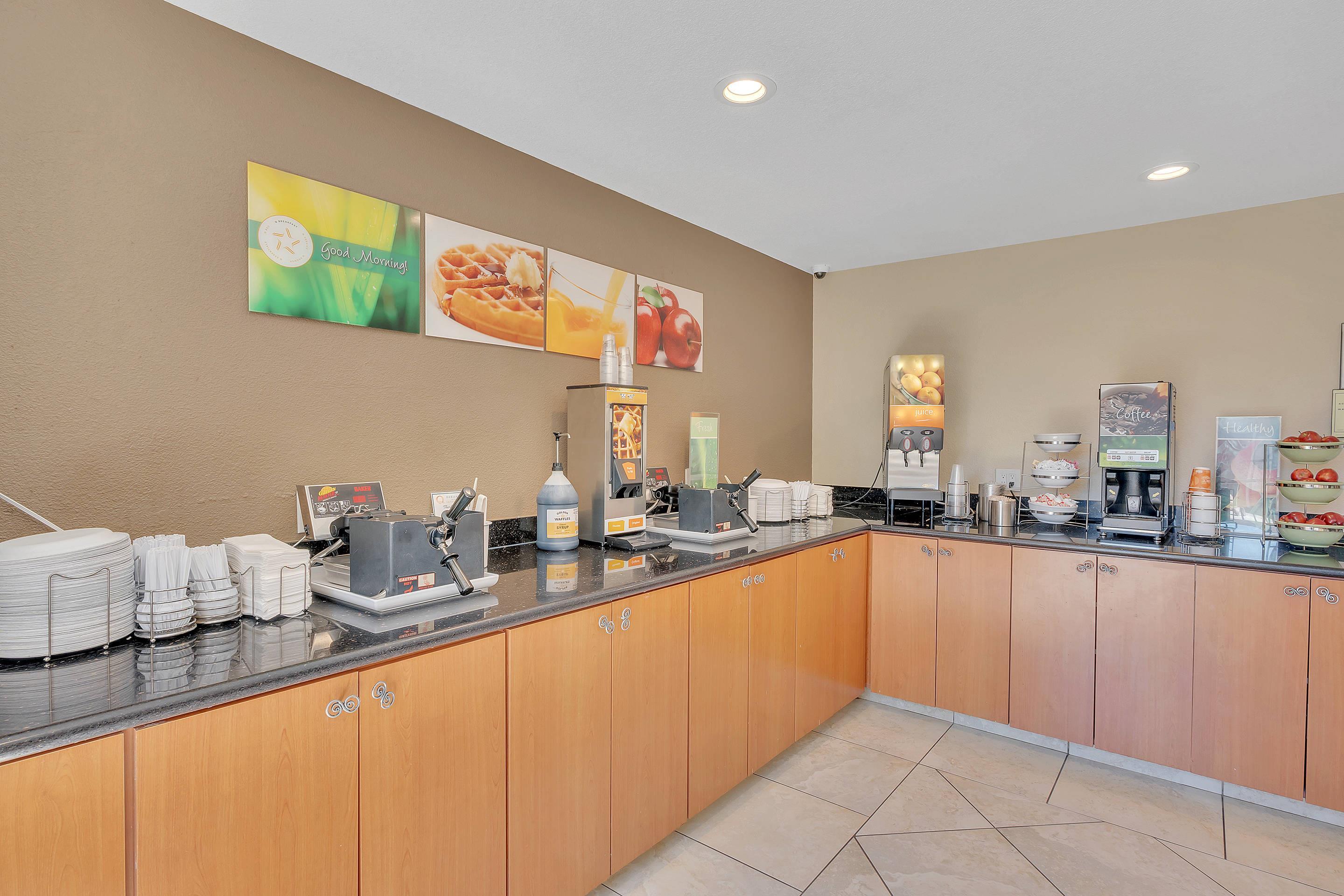 Breakfast area | Quality Inn near Six Flags Discovery Kingdom - Napa Valley