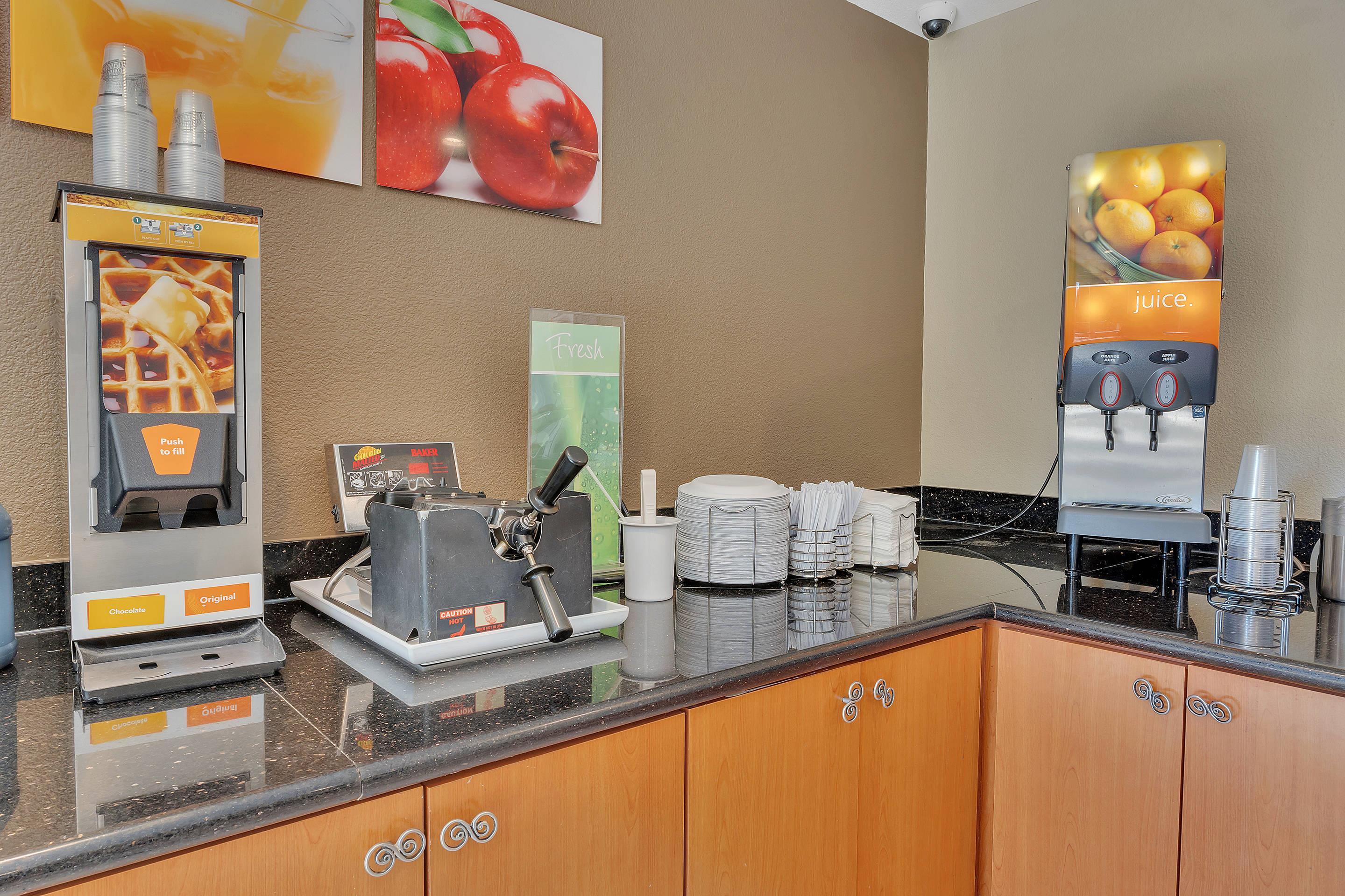 Breakfast area | Quality Inn near Six Flags Discovery Kingdom - Napa Valley