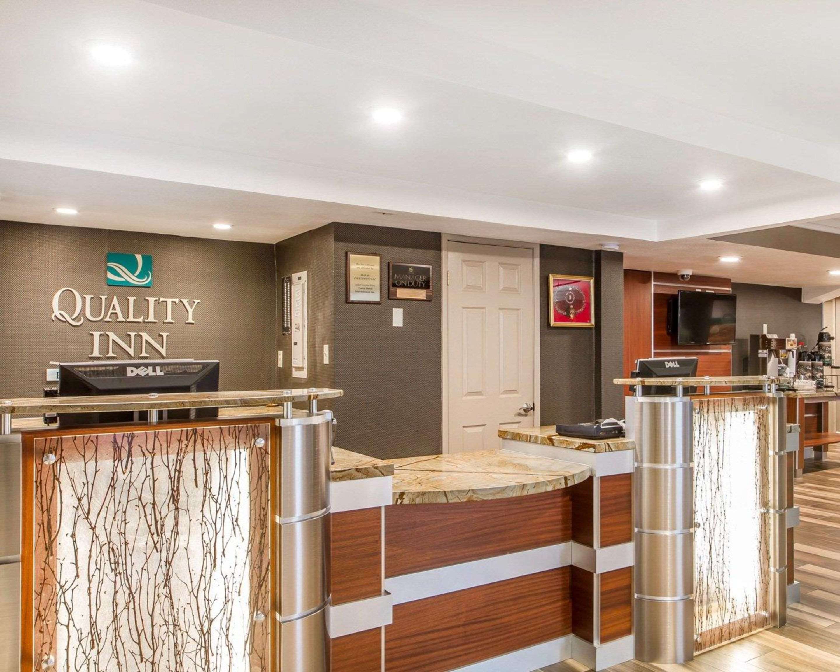 Front desk | Quality Inn Sacramento Convention Center
