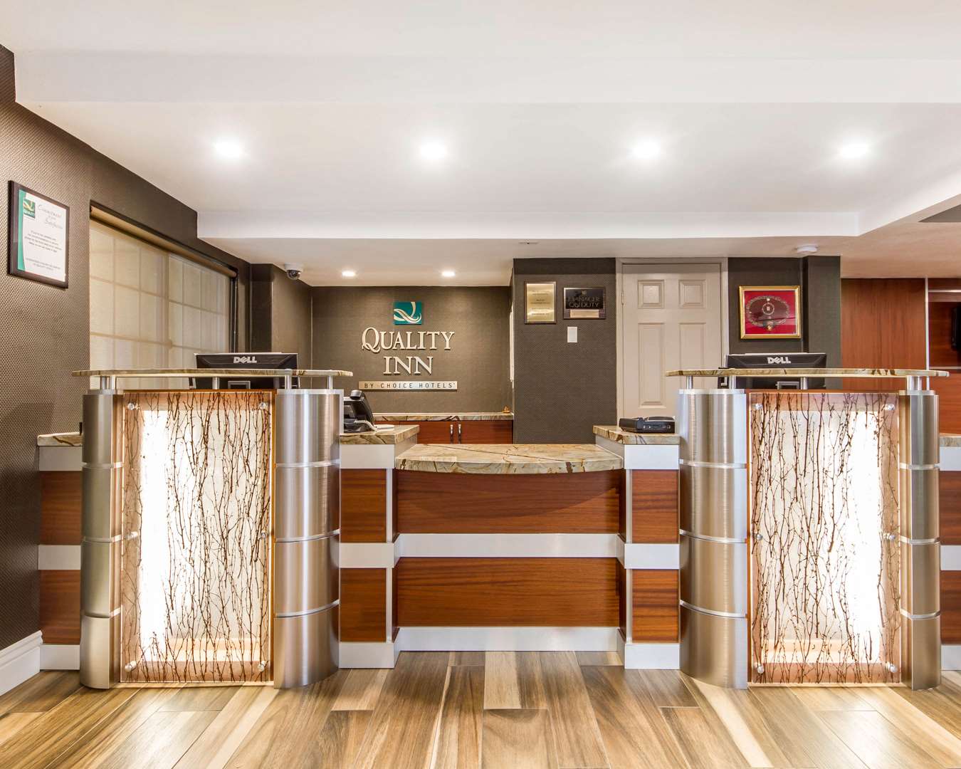 Front desk | Quality Inn Sacramento Convention Center