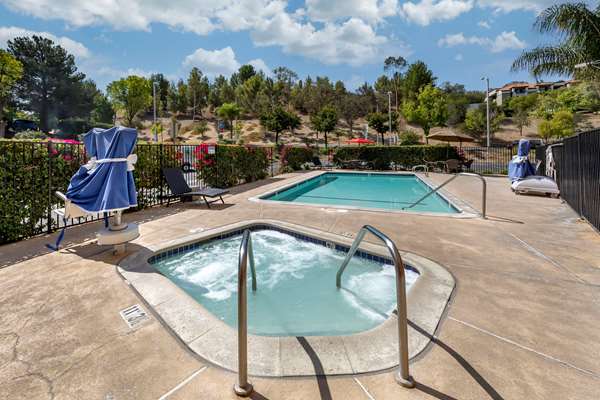 Pool - Comfort Suites Stevenson Ranch - I-5, Exit 167