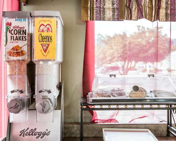 Amenities - Econo Lodge Inn & Suites Yreka - I-5, Exit 775