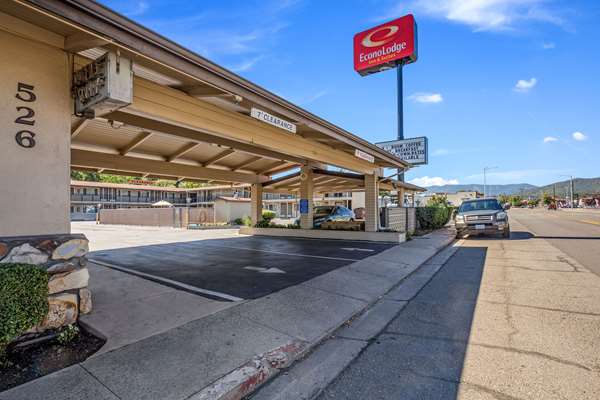 Exterior view - Econo Lodge Inn & Suites Yreka - I-5, Exit 775