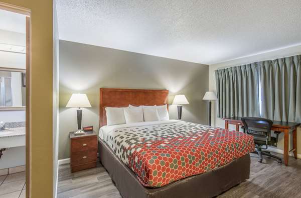  - Econo Lodge Inn & Suites Yreka - I-5, Exit 775