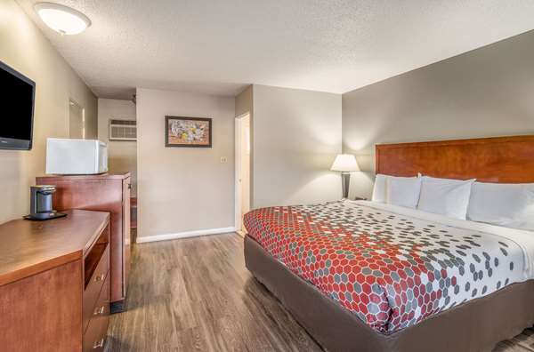  - Econo Lodge Inn & Suites Yreka - I-5, Exit 775