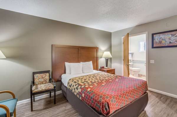  - Econo Lodge Inn & Suites Yreka - I-5, Exit 775