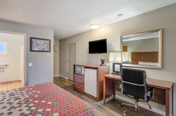  - Econo Lodge Inn & Suites Yreka - I-5, Exit 775