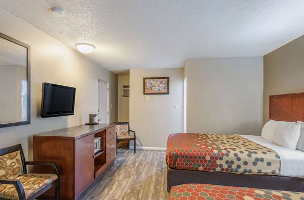  - Econo Lodge Inn & Suites Yreka - I-5, Exit 775