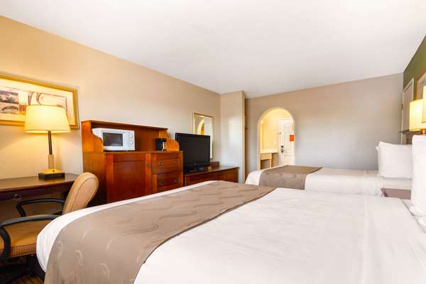  - Rodeway Inn Auburn - I-80, Exit 121