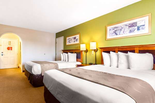  - Rodeway Inn Auburn - I-80, Exit 121