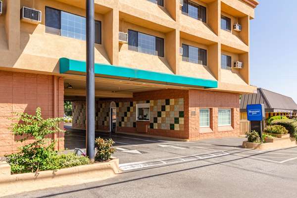 Exterior view - Rodeway Inn Auburn - I-80, Exit 121