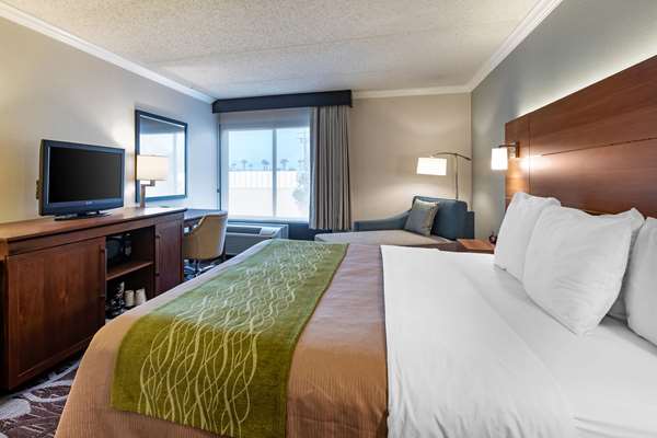  - Comfort Inn & Suites Anaheim - I-5, Exit 109