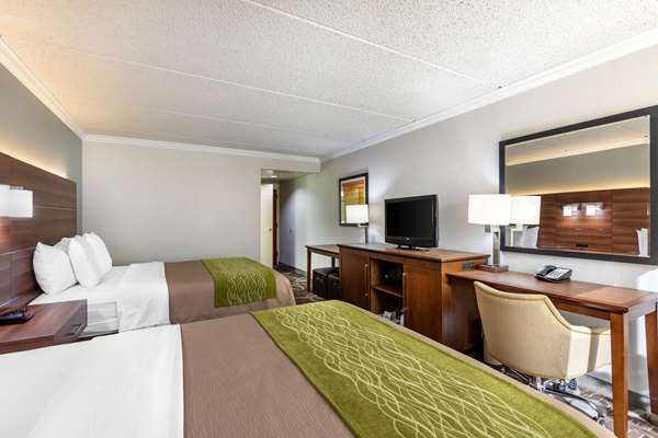  - Comfort Inn & Suites Anaheim - I-5, Exit 109