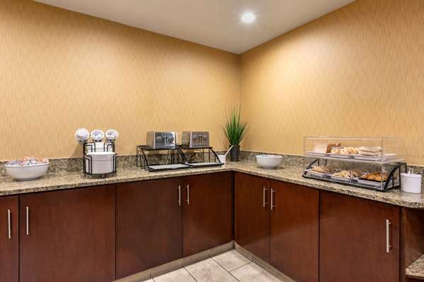 Amenities - Comfort Inn & Suites Anaheim - I-5, Exit 109