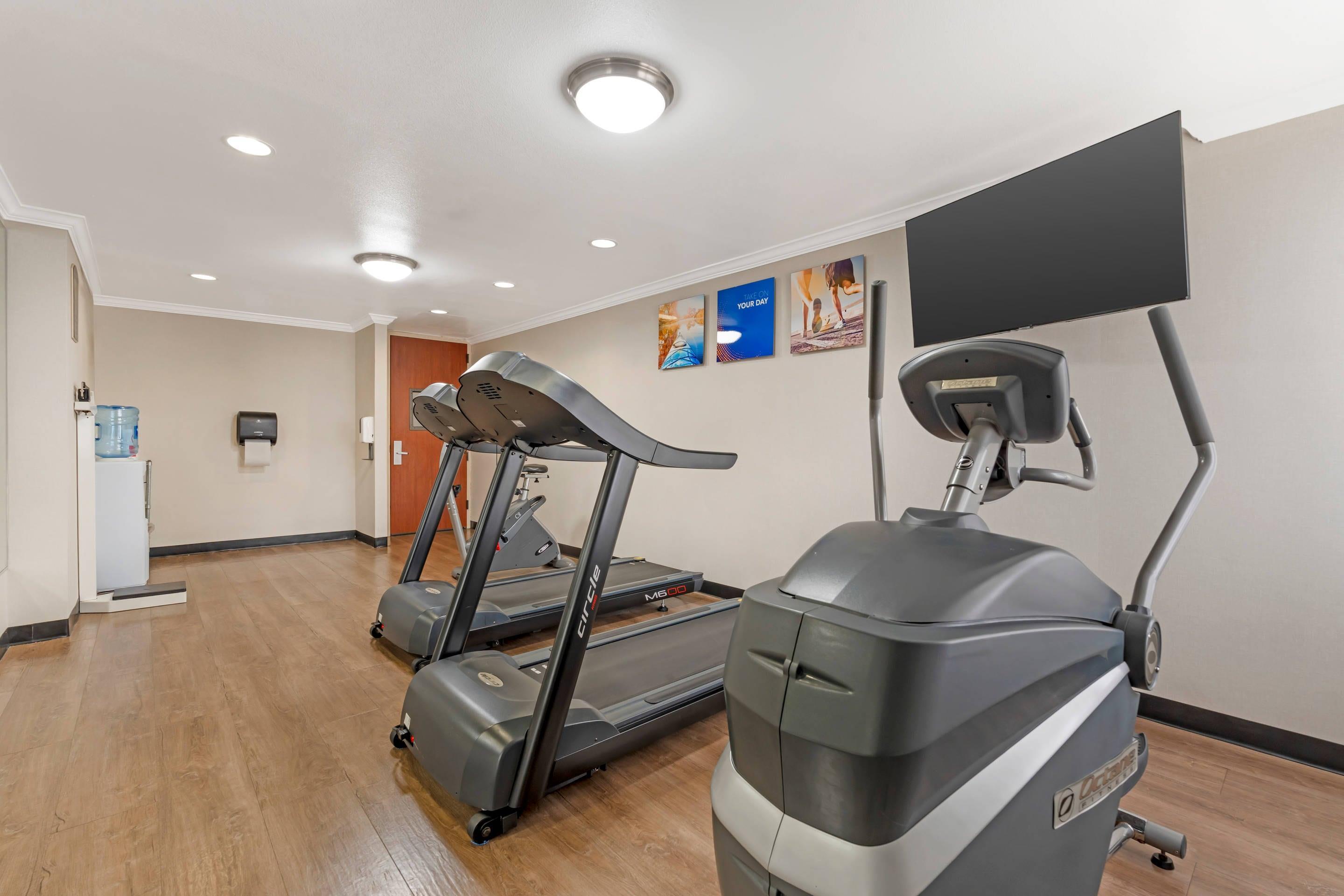 Fitness center | Comfort Inn Anaheim Resort