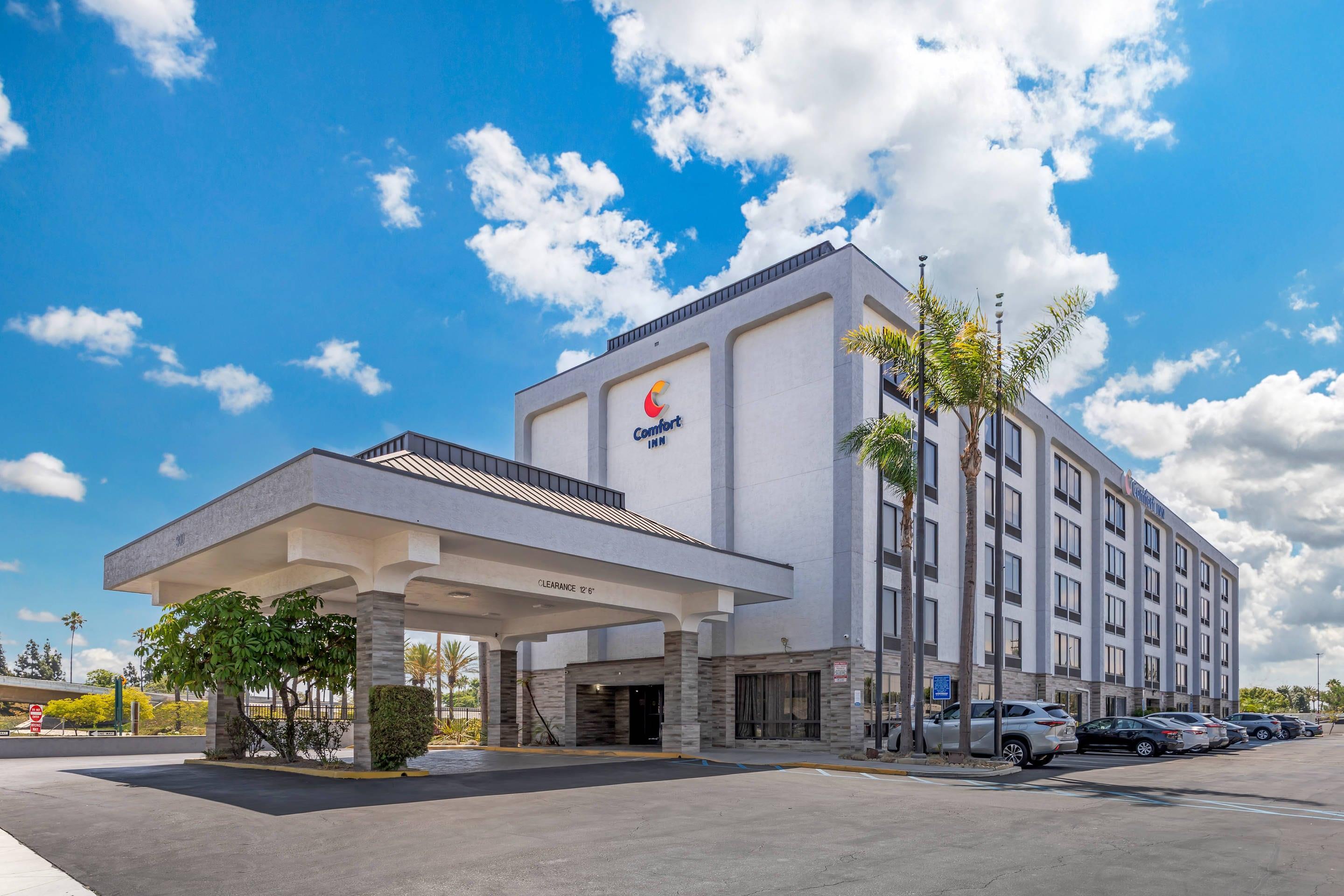 Hotel exterior | Comfort Inn Anaheim Resort