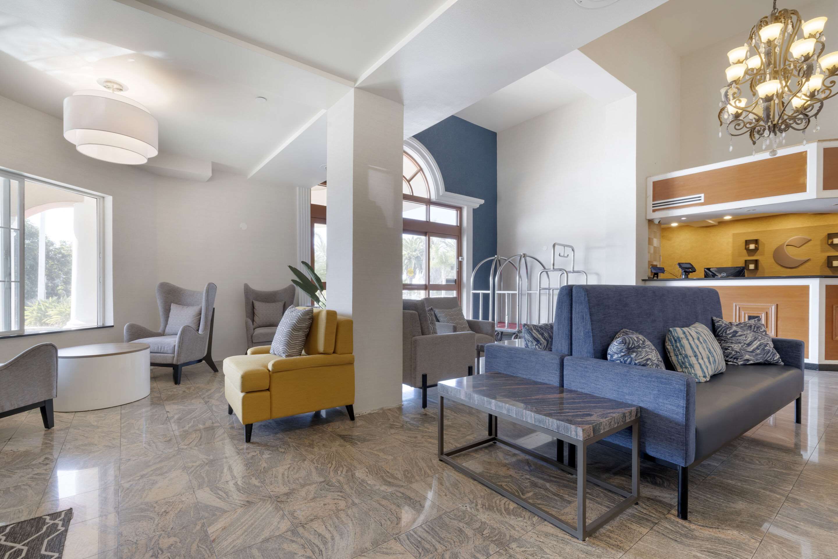 Hotel lobby | Comfort Suites Oceanside Camp Pendleton Area