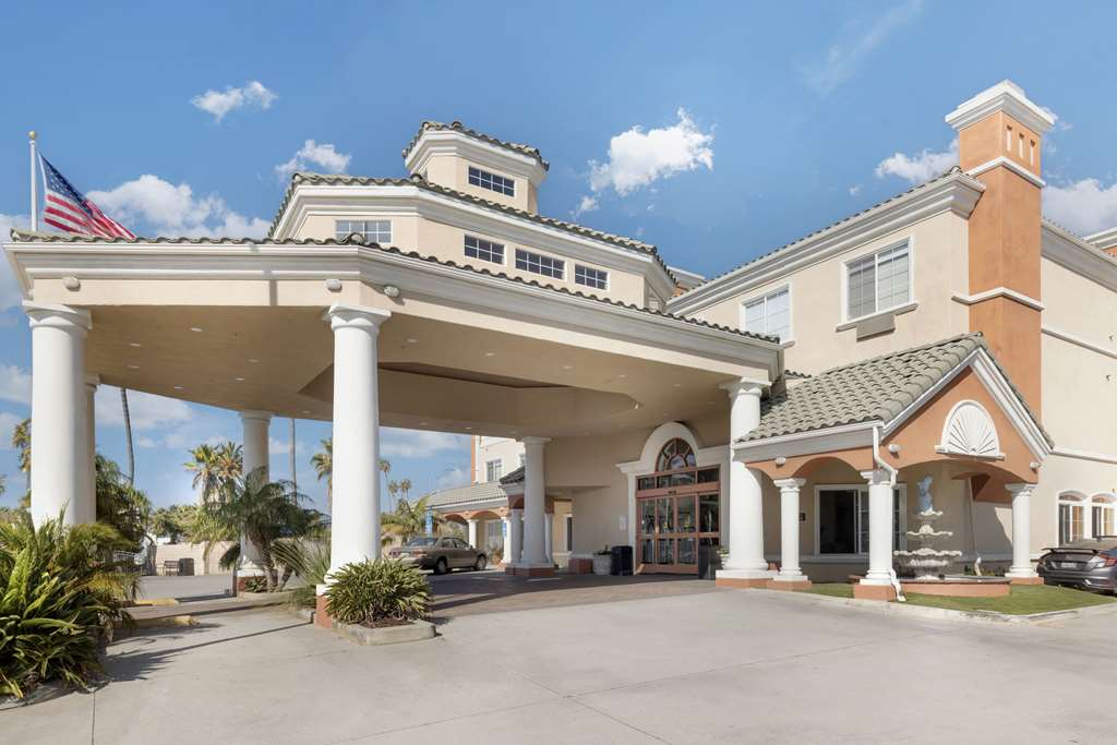 Comfort Suites Oceanside Marina