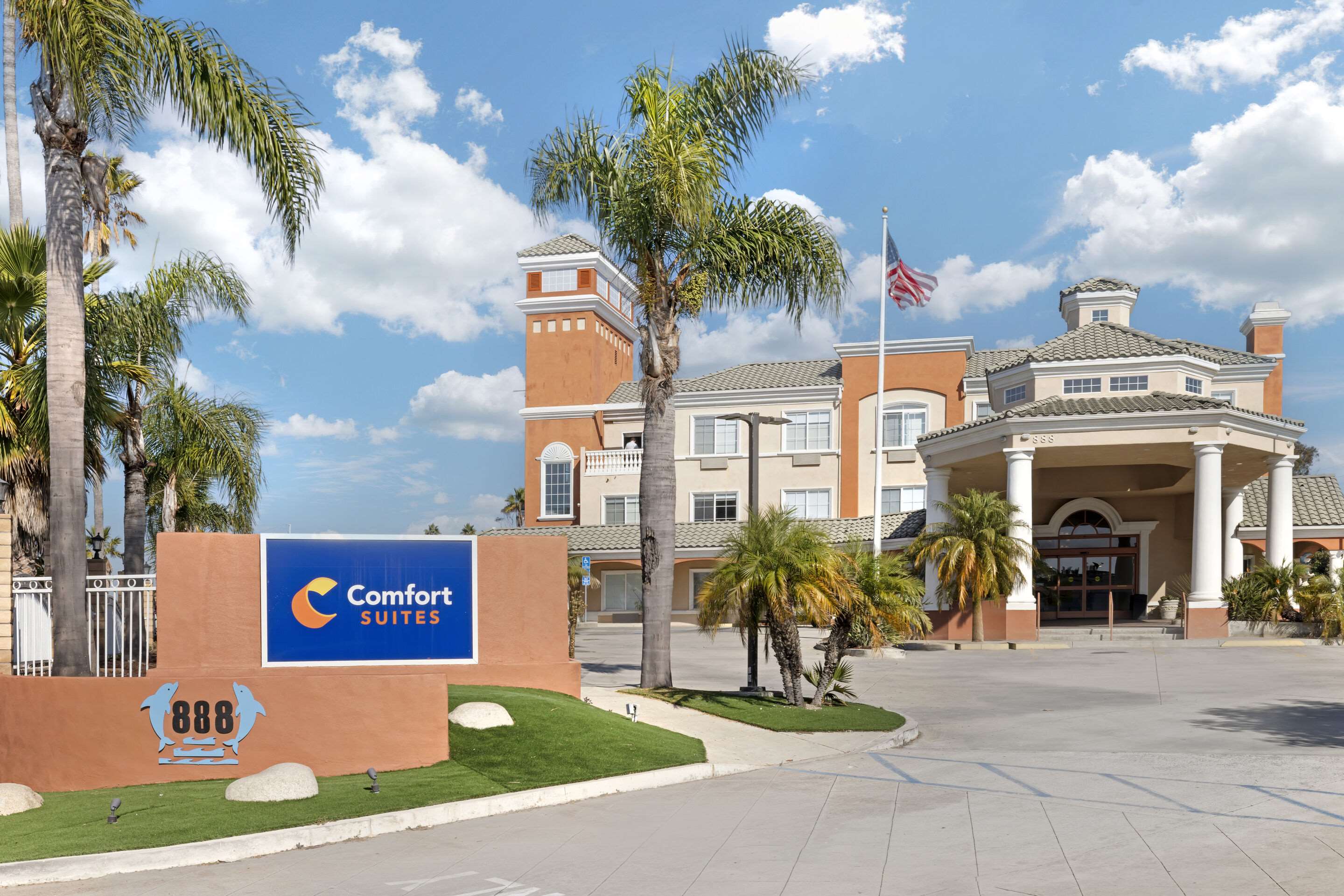 Hotel exterior | Comfort Suites Oceanside Camp Pendleton Area