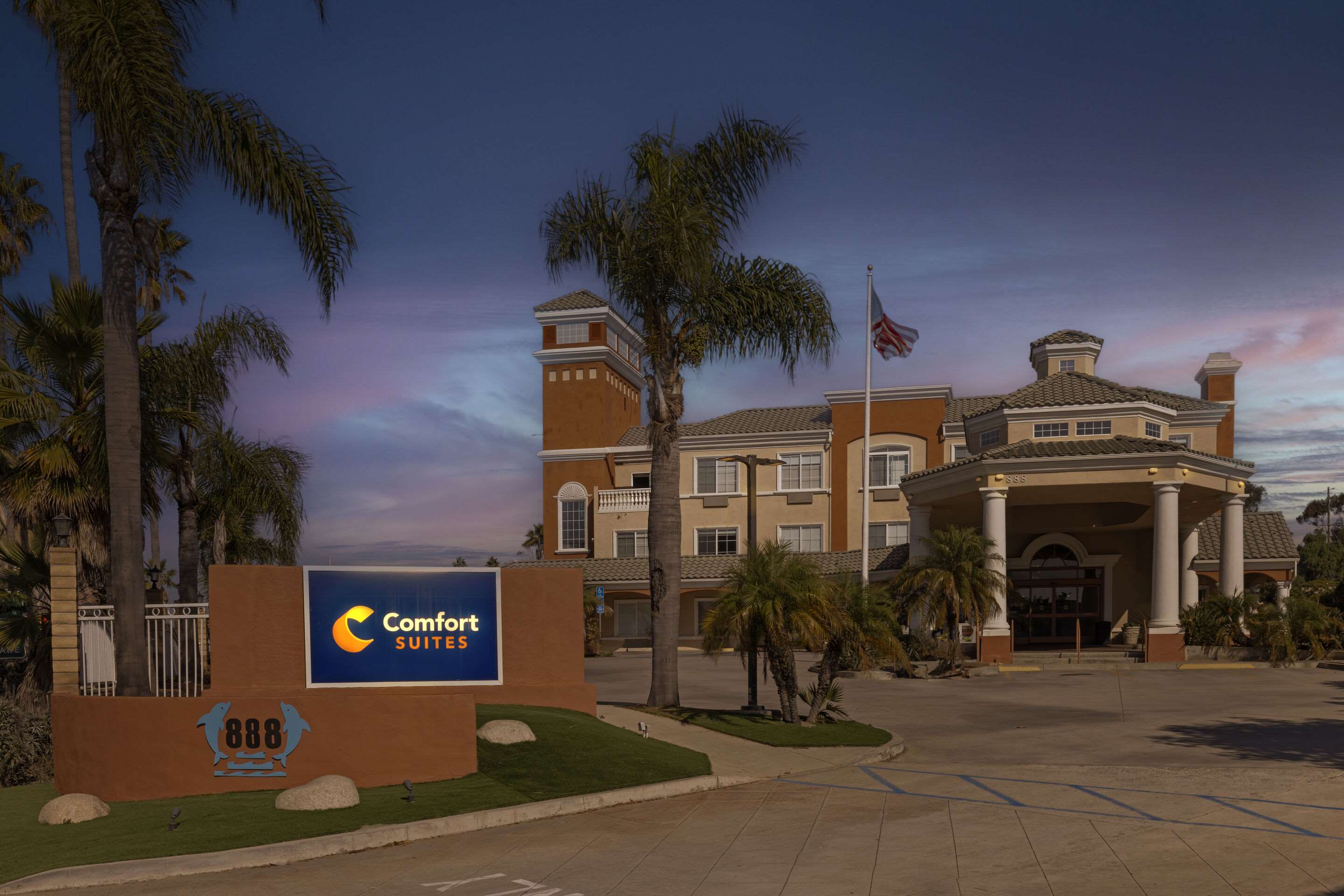 Hotel exterior | Comfort Suites Oceanside Camp Pendleton Area