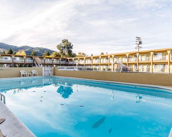 Pool - Quality Inn Ukiah