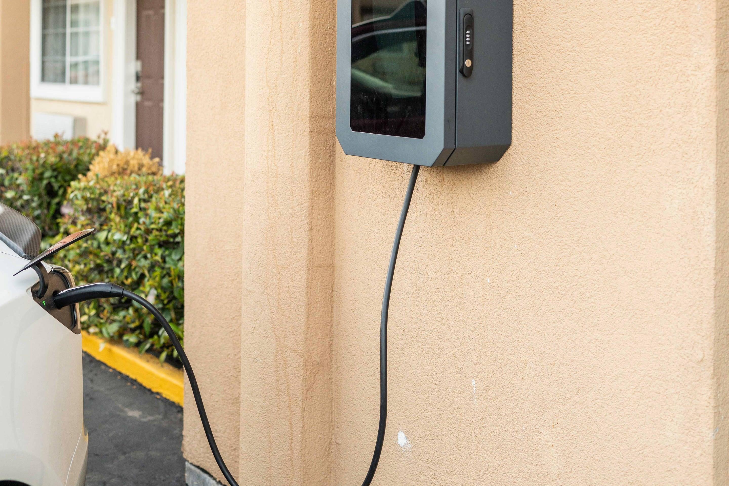 Electric vehicle charging station