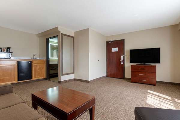 Suite - Comfort Suites Downtown Sacramento - I-5, Exit 520