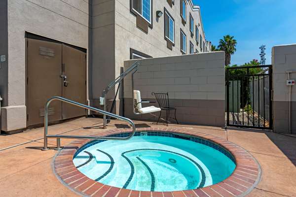 Pool - Comfort Suites Downtown Sacramento - I-5, Exit 520