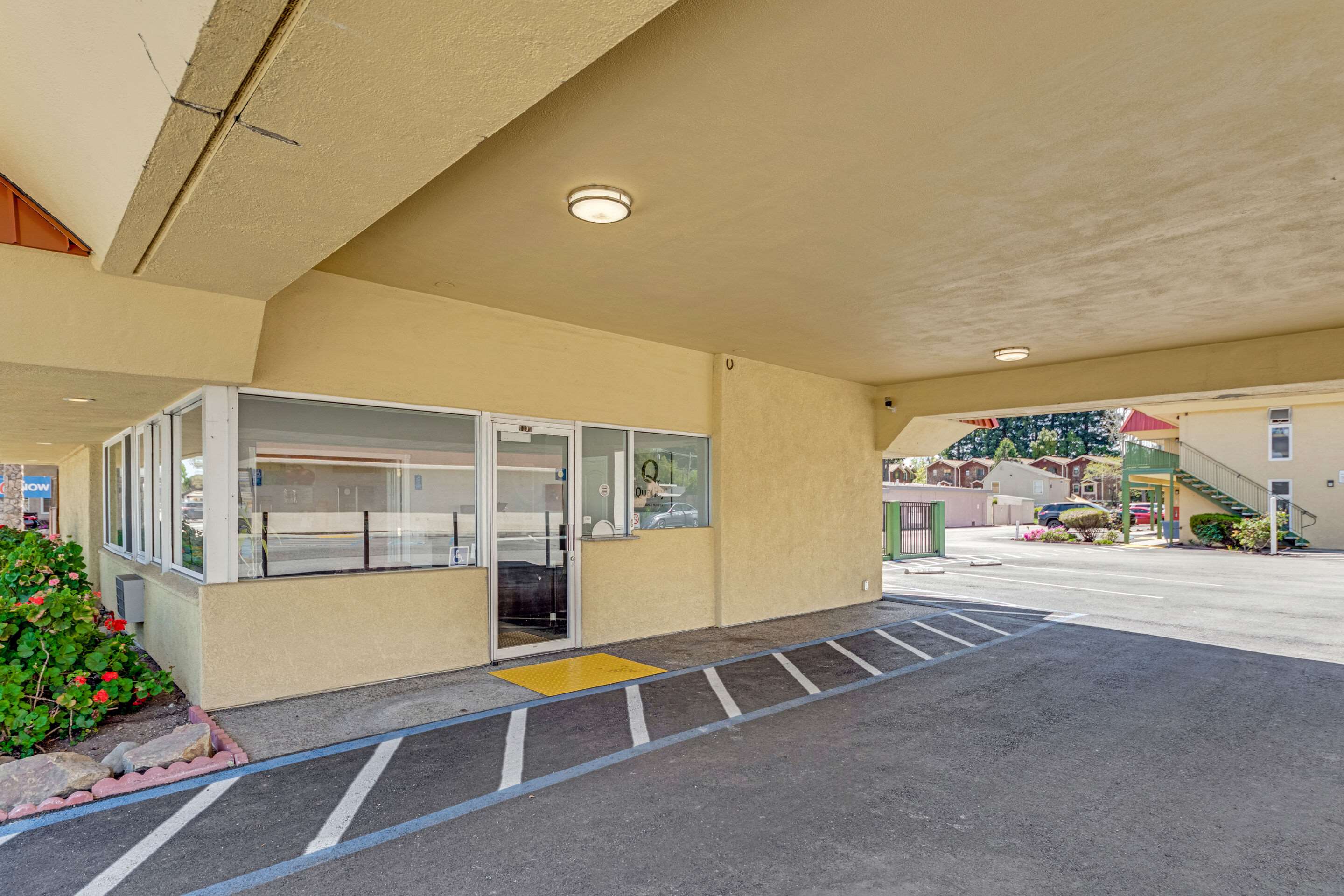 Hotel exterior | Quality Inn Santa Cruz