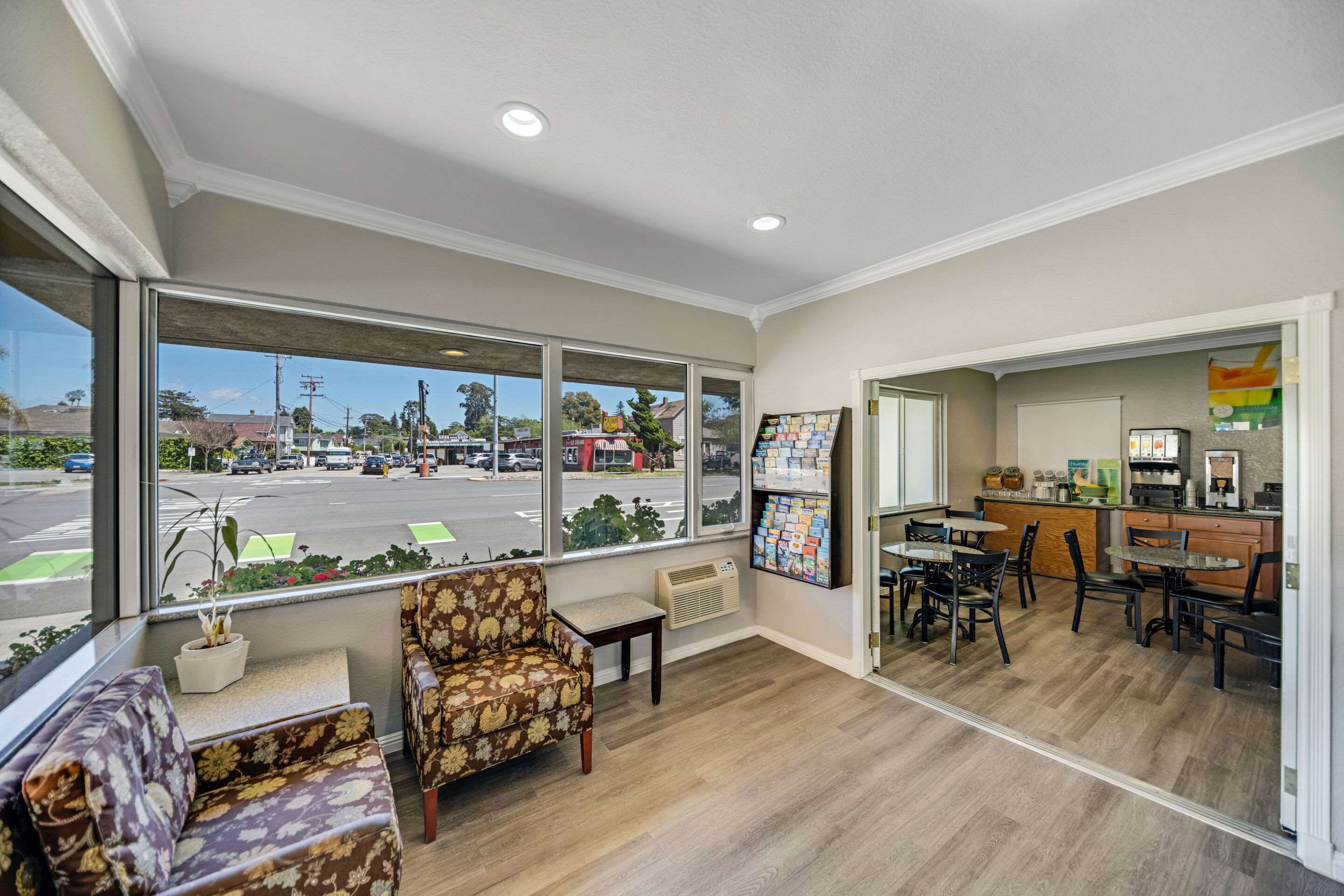 Hotel lobby | Quality Inn Santa Cruz