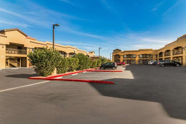 Exterior view - Econo Lodge Hesperia - I-15, Exit 147