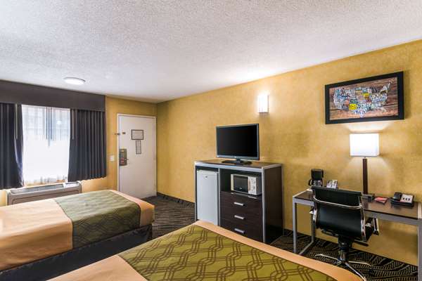  - Econo Lodge Hesperia - I-15, Exit 147