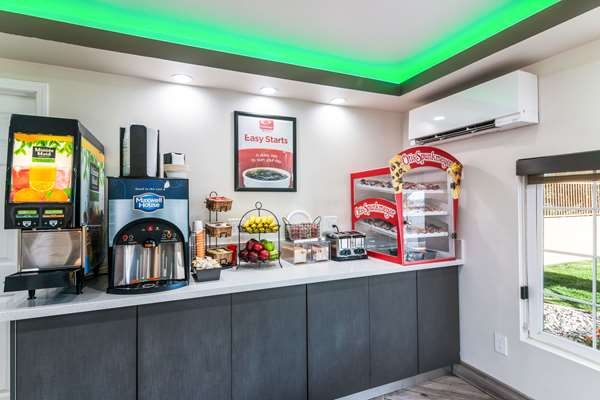 Amenities - Econo Lodge Hesperia - I-15, Exit 147