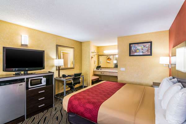  - Econo Lodge Hesperia - I-15, Exit 147