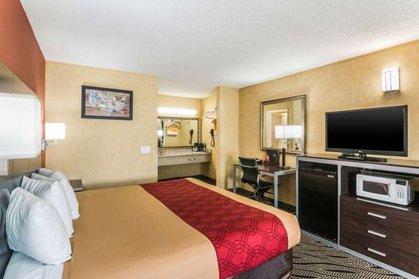  - Econo Lodge Hesperia - I-15, Exit 147