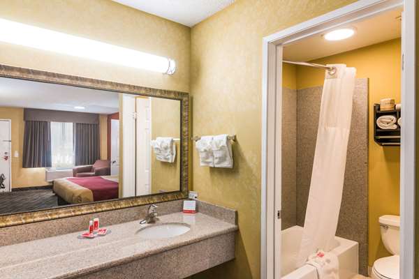  - Econo Lodge Hesperia - I-15, Exit 147
