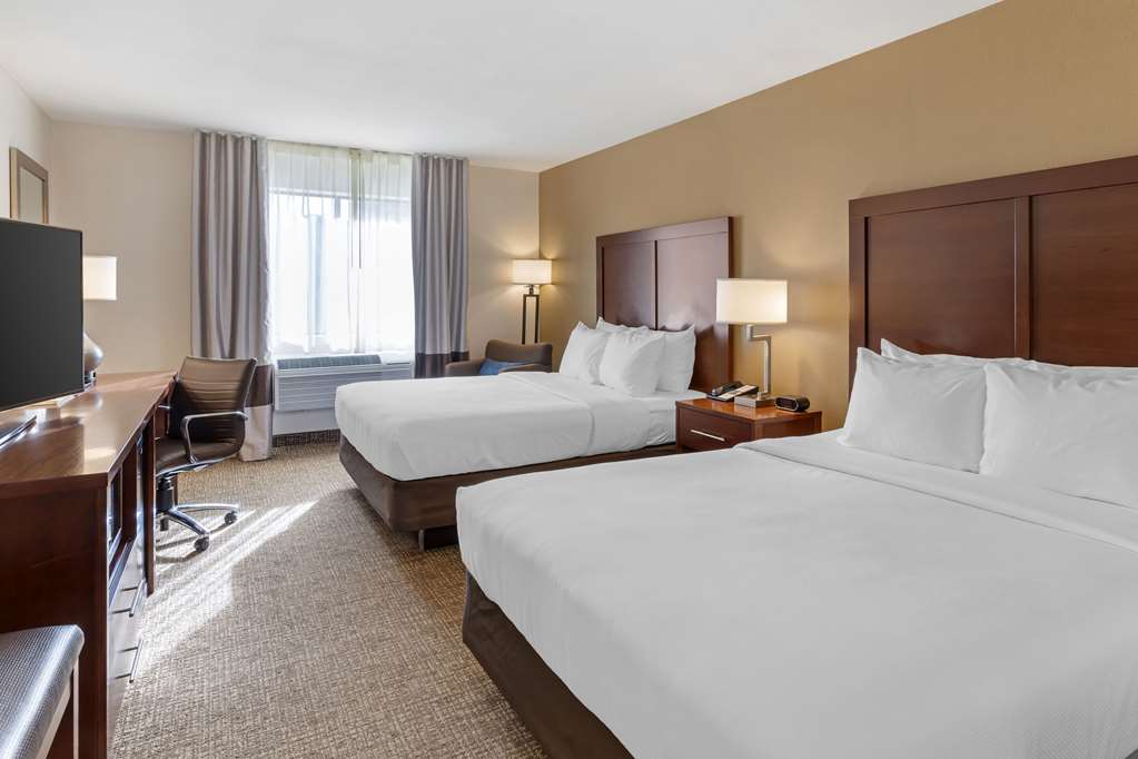 COMFORT INN MARINA ON THE MONTEREY-guestroom-Guest Room,On-Site.jpg