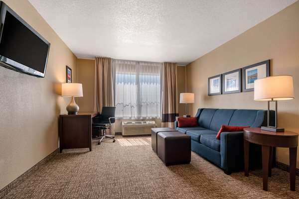 Suite - Comfort Inn Lathrop - I-5, Exit 463